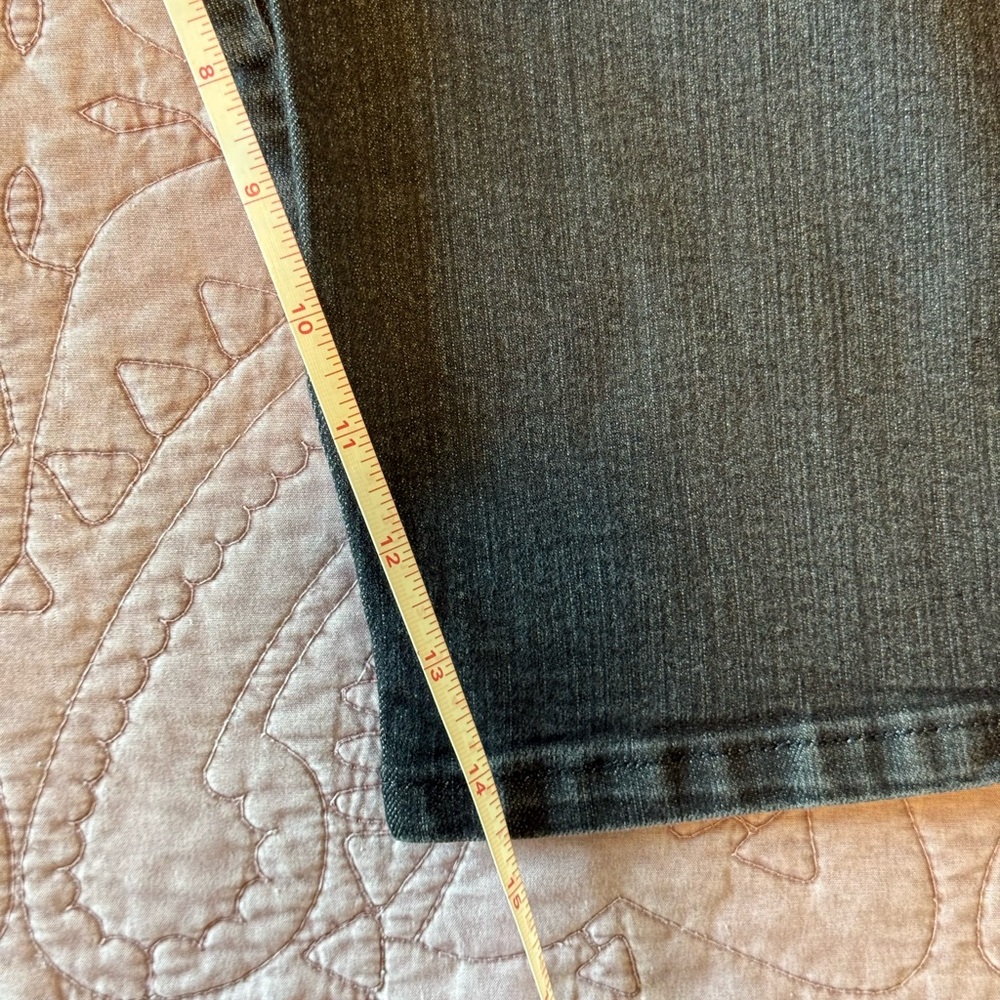 Lee Black Denim Knee-Length Shorts - Picture 6 of 12